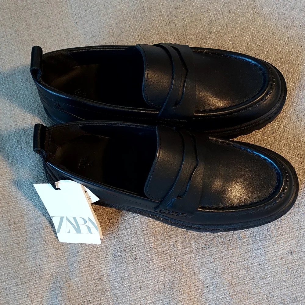 Zara Girls Classic Black Leather School Loafers Sz-34/2.5